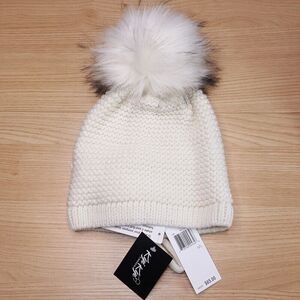 KYI KYI CANADA Womens Hat Ivory Beanie Chunky Knit Tie Back Faux Fur Pom Pom $65